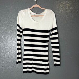Cielo Classic Black White Striped Sweater Top Women’s Size M Long Sleeve Knit